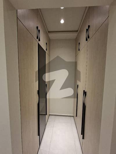 ایم پی سی ایچ ایس - بلاک سی ایم پی سی ایچ ایس ۔ ملٹی گارڈنز,بی ۔ 17,اسلام آباد میں 6 کمروں کا 10 مرلہ مکان 5.8 کروڑ میں برائے فروخت۔