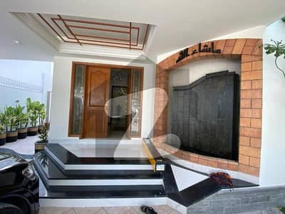 Prime Location 750 Square Yards House In Shaheed Millat Road For Sale At Good Location