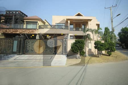 ڈی ایچ اے فیز 1 ڈیفنس (ڈی ایچ اے),لاہور میں 7 کمروں کا 1 کنال مکان 3.5 لاکھ میں کرایہ پر دستیاب ہے۔ ڈی ایچ اے فیز 1 ڈیفنس (ڈی ایچ اے),لاہور میں 7 کمروں کا 1 کنال مکان 3.5 لاکھ میں کرایہ پر دستیاب ہے۔