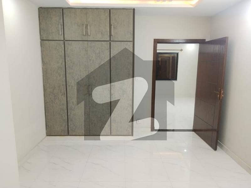 ایچ ۔ 13 اسلام آباد میں 2 کمروں کا 5 مرلہ فلیٹ 50.0 ہزار میں کرایہ پر دستیاب ہے۔