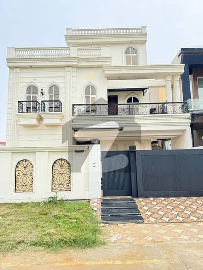 سٹی ہاؤسنگ سوسائٹی سیالکوٹ میں 5 کمروں کا 10 مرلہ مکان 1.0 لاکھ میں کرایہ پر دستیاب ہے۔