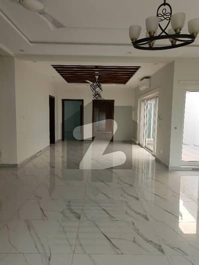 ایف ۔ 10 اسلام آباد میں 6 کمروں کا 1 کنال مکان 5.5 لاکھ میں کرایہ پر دستیاب ہے۔