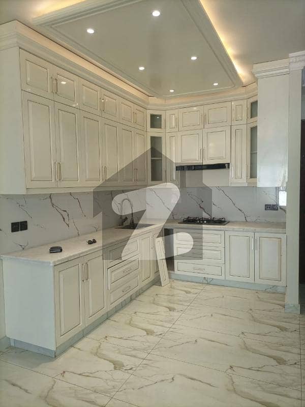 کلفٹن کراچی میں 3 کمروں کا 9 مرلہ فلیٹ 4.5 کروڑ میں برائے فروخت۔ کلفٹن کراچی میں 3 کمروں کا 9 مرلہ فلیٹ 4.5 کروڑ میں برائے فروخت۔