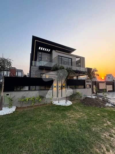 1000% ORIGINAL ADD & PICS ONE KANAL ROYAL PALACE FOR LUXURY PERSONALITIES HOUSE FOR SALE AT VERY HOT LOCATION NEAR RAYA GOLF CLUB 1000% ORIGINAL ADD & PICS ONE KANAL ROYAL PALACE FOR LUXURY PERSONALITIES HOUSE FOR SALE AT VERY HOT LOCATION NEAR RAYA GOLF CLUB