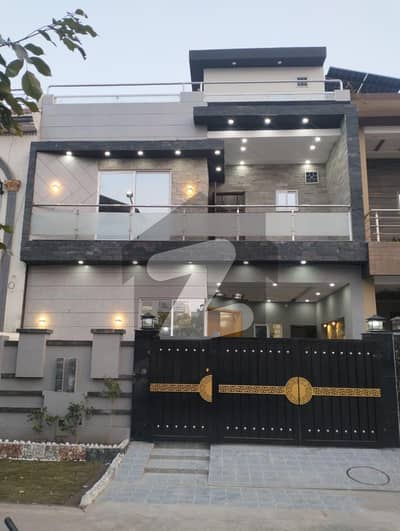 پارک ویو سٹی ۔ پلاٹینم بلاک پارک ویو سٹی,لاہور میں 4 کمروں کا 5 مرلہ مکان 1.8 کروڑ میں برائے فروخت۔ پارک ویو سٹی ۔ پلاٹینم بلاک پارک ویو سٹی,لاہور میں 4 کمروں کا 5 مرلہ مکان 1.8 کروڑ میں برائے فروخت۔