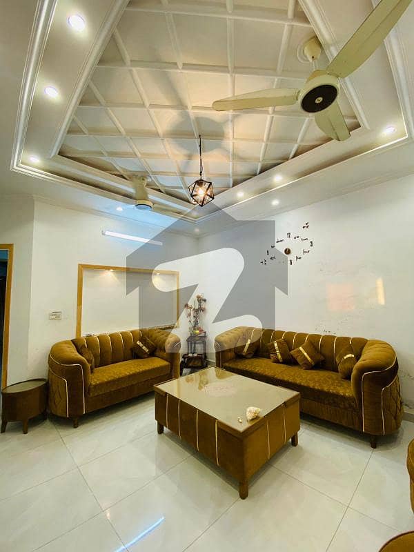 کریم سٹی فیصل آباد میں 2 کمروں کا 5 مرلہ مکان 1.35 کروڑ میں برائے فروخت۔