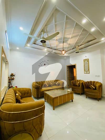 کریم سٹی فیصل آباد میں 2 کمروں کا 5 مرلہ مکان 1.35 کروڑ میں برائے فروخت۔