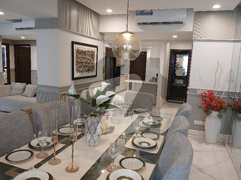 کلفٹن کراچی میں 3 کمروں کا 8 مرلہ فلیٹ 8.9 کروڑ میں برائے فروخت۔