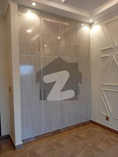 ڈی ایچ اے 9 ٹاؤن ڈیفنس (ڈی ایچ اے),لاہور میں 3 کمروں کا 5 مرلہ مکان 80.0 ہزار میں کرایہ پر دستیاب ہے۔ ڈی ایچ اے 9 ٹاؤن ڈیفنس (ڈی ایچ اے),لاہور میں 3 کمروں کا 5 مرلہ مکان 80.0 ہزار میں کرایہ پر دستیاب ہے۔