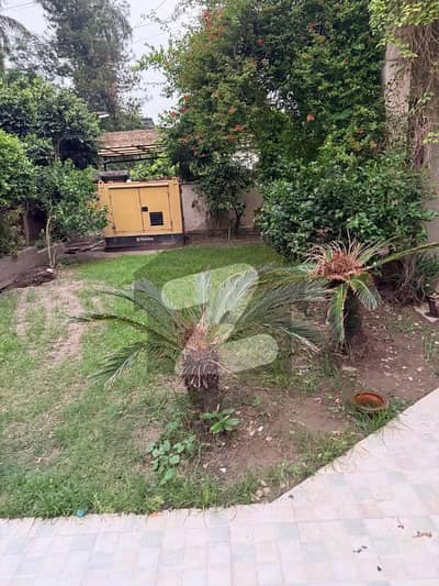 سرفراز رفیقی روڈ کینٹ,لاہور میں 2 کنال رہائشی پلاٹ 20.0 کروڑ میں برائے فروخت۔ سرفراز رفیقی روڈ کینٹ,لاہور میں 2 کنال رہائشی پلاٹ 20.0 کروڑ میں برائے فروخت۔