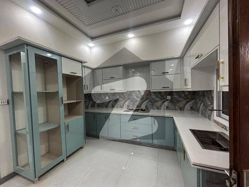 Prime Location Zeenatabad House Sized 120 Square Yards