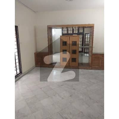 کینٹ لاہور میں 6 کمروں کا 2 کنال مکان 30.0 کروڑ میں برائے فروخت۔ کینٹ لاہور میں 6 کمروں کا 2 کنال مکان 30.0 کروڑ میں برائے فروخت۔