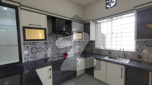 ٹاپ سٹی 1 اسلام آباد میں 5 کمروں کا 10 مرلہ مکان 5.25 کروڑ میں برائے فروخت۔