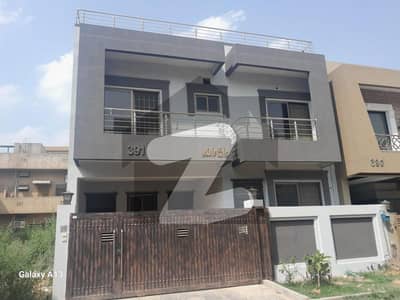 7 Marla House Available For rent in G-15.