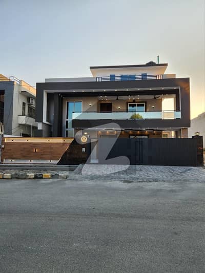 نیو سٹی فیز 2 نیو سٹی,واہ میں 6 کمروں کا 1 کنال مکان 7.0 کروڑ میں برائے فروخت۔