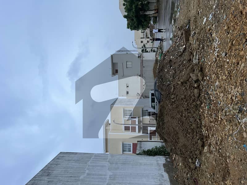 4-Room 150 Sq. Yd. House in Qasimabad — view 2