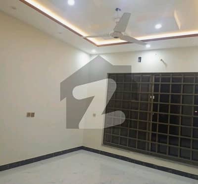 بحریہ ٹاؤن سیکٹر سی بحریہ ٹاؤن,لاہور میں 5 کمروں کا 10 مرلہ مکان 3.0 کروڑ میں برائے فروخت۔