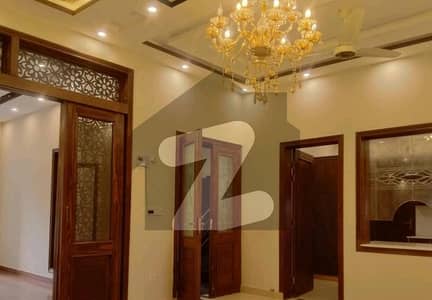 بحریہ ٹاؤن سیکٹر ای بحریہ ٹاؤن,لاہور میں 5 کمروں کا 1 کنال مکان 7.0 کروڑ میں برائے فروخت۔