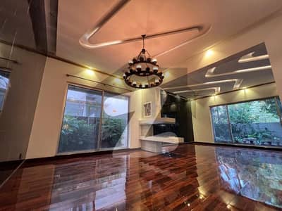 ڈی ایچ اے فیز 6 ڈیفنس (ڈی ایچ اے),لاہور میں 5 کمروں کا 1 کنال مکان 4.0 لاکھ میں کرایہ پر دستیاب ہے۔ ڈی ایچ اے فیز 6 ڈیفنس (ڈی ایچ اے),لاہور میں 5 کمروں کا 1 کنال مکان 4.0 لاکھ میں کرایہ پر دستیاب ہے۔