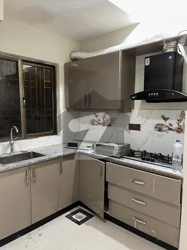 جی ۔ 11 اسلام آباد میں 3 کمروں کا 8 مرلہ فلیٹ 1.7 لاکھ میں کرایہ پر دستیاب ہے۔