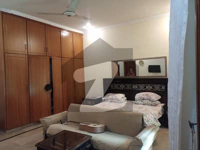 ڈی ایچ اے فیز 1 - بلاک پی فیز 1,ڈیفنس (ڈی ایچ اے),لاہور میں 5 کمروں کا 10 مرلہ مکان 4.8 کروڑ میں برائے فروخت۔