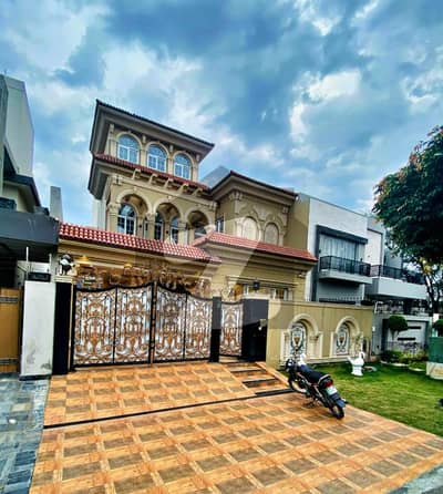 ڈی ایچ اے فیز 6 ڈیفنس (ڈی ایچ اے),لاہور میں 4 کمروں کا 10 مرلہ مکان 6.0 کروڑ میں برائے فروخت۔