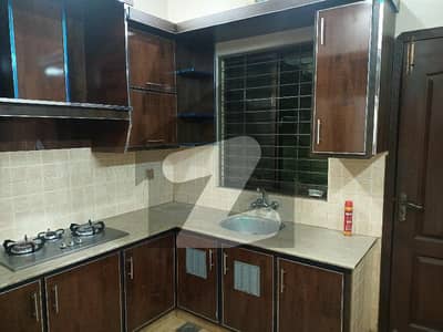 پی سی ایس آئی آر ہاؤسنگ سکیم فیز 2 پی سی ایس آئی آر ہاؤسنگ سکیم,لاہور میں 3 کمروں کا 5 مرلہ مکان 1.0 لاکھ میں کرایہ پر دستیاب ہے۔ پی سی ایس آئی آر ہاؤسنگ سکیم فیز 2 پی سی ایس آئی آر ہاؤسنگ سکیم,لاہور میں 3 کمروں کا 5 مرلہ مکان 1.0 لاکھ میں کرایہ پر دستیاب ہے۔