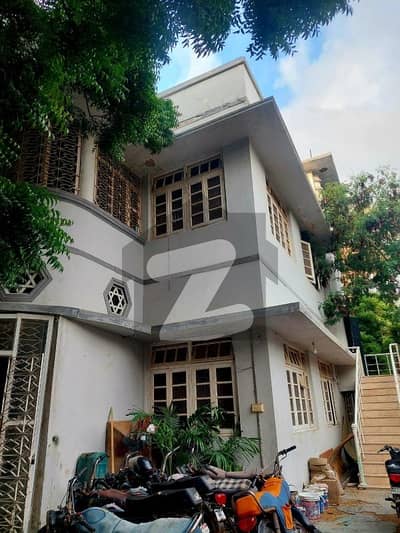 CORNER HOUSE FOR SALE GROUND PLUS 1 ON SINDHI MUSLIM 6 BED D/D
