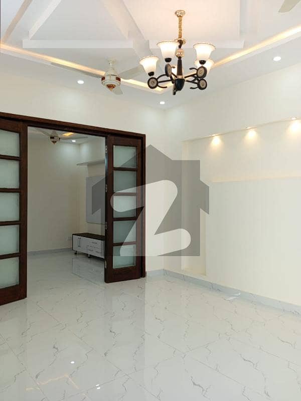 G-13 30x60 Used House available for sale G-13 30x60 Used House available for sale