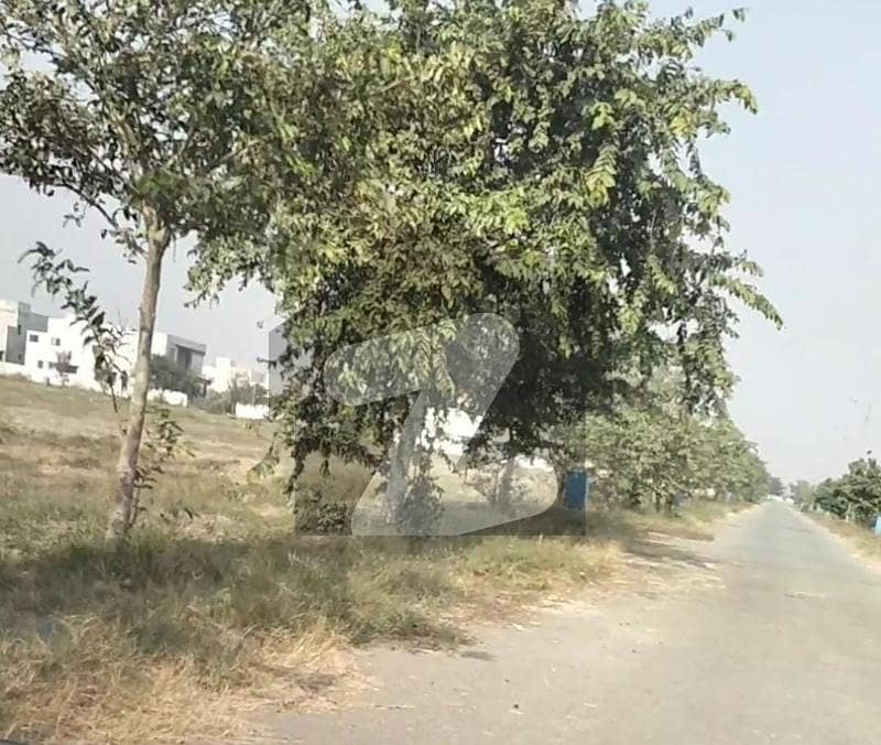 ڈی ایچ اے فیز 7 - بلاک ٹی فیز 7,ڈیفنس (ڈی ایچ اے),لاہور میں 1 کنال رہائشی پلاٹ 3.56 کروڑ میں برائے فروخت۔ ڈی ایچ اے فیز 7 - بلاک ٹی فیز 7,ڈیفنس (ڈی ایچ اے),لاہور میں 1 کنال رہائشی پلاٹ 3.56 کروڑ میں برائے فروخت۔