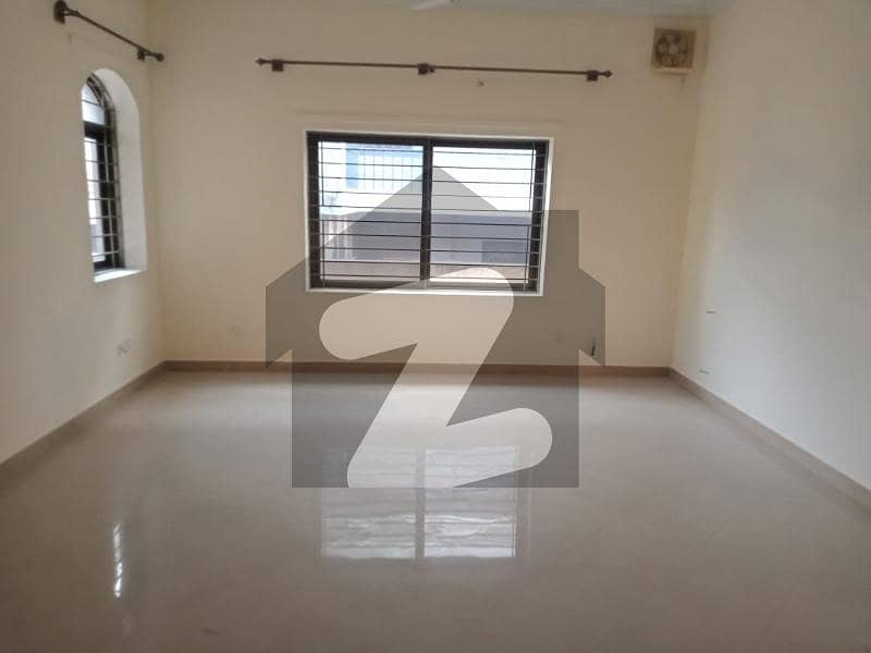 800 Gaz Beautiful Upper Portion For Rent