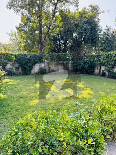 Margalla Facing 6 Bed Full House With Lawn in E-7 For Rent