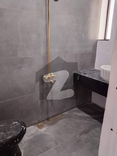 I-8 Good location Upper portion available for rent