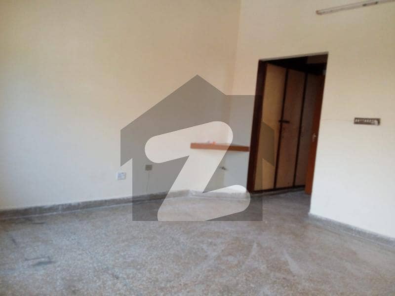 آئی ۔ 8 اسلام آباد میں 3 کمروں کا 14 مرلہ بالائی پورشن 1.2 لاکھ میں کرایہ پر دستیاب ہے۔ آئی ۔ 8 اسلام آباد میں 3 کمروں کا 14 مرلہ بالائی پورشن 1.2 لاکھ میں کرایہ پر دستیاب ہے۔