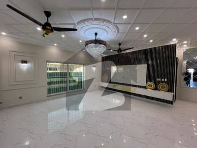 A Block 1 Kanal Luxury House Available For Rent