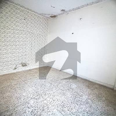 West-Open Renovated Flat for Sale 4 Room Flat(84 Sq yds) just 38 lac, 15 day payment For Sale , Shadman No 14-B, North Nazimabad, Karachi