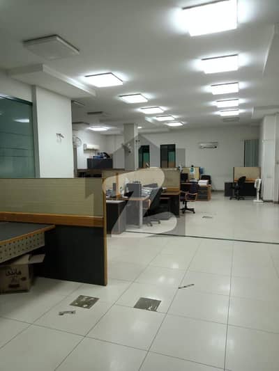 پی ای سی ایچ ایس جمشید ٹاؤن,کراچی میں 1 کنال دفتر 6.5 لاکھ میں کرایہ پر دستیاب ہے۔ پی ای سی ایچ ایس جمشید ٹاؤن,کراچی میں 1 کنال دفتر 6.5 لاکھ میں کرایہ پر دستیاب ہے۔