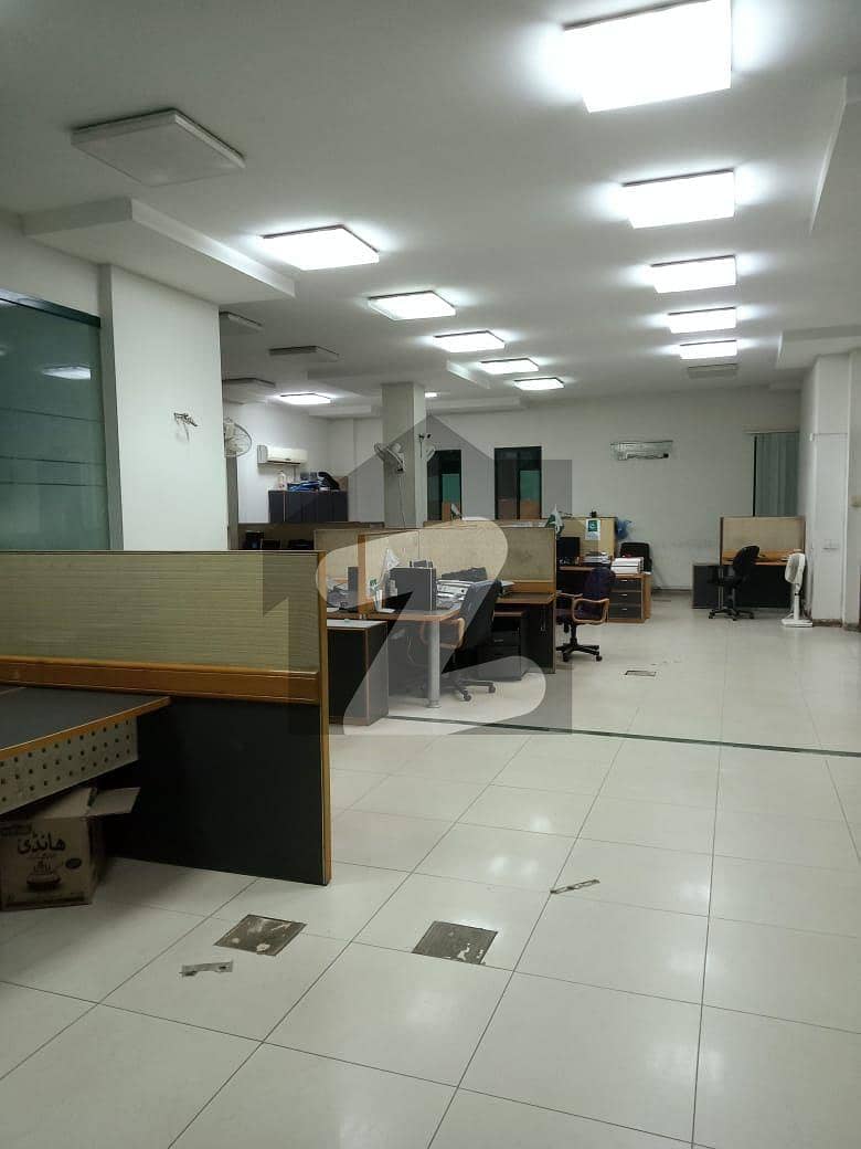 پی ای سی ایچ ایس جمشید ٹاؤن,کراچی میں 1 کنال دفتر 6.5 لاکھ میں کرایہ پر دستیاب ہے۔ پی ای سی ایچ ایس جمشید ٹاؤن,کراچی میں 1 کنال دفتر 6.5 لاکھ میں کرایہ پر دستیاب ہے۔