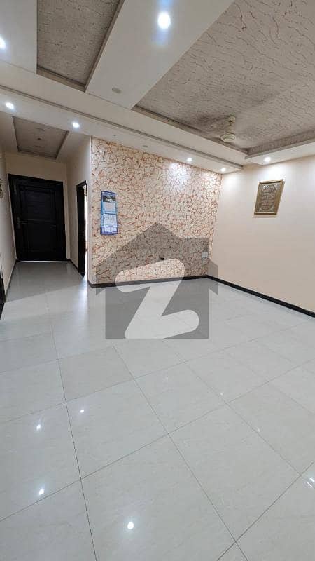 غالب سٹی فیصل آباد میں 3 کمروں کا 3 مرلہ مکان 1.25 کروڑ میں برائے فروخت۔