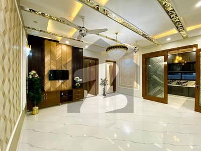 بحریہ ٹاؤن فیز 8 بحریہ ٹاؤن راولپنڈی,راولپنڈی میں 5 کمروں کا 7 مرلہ مکان 2.65 کروڑ میں برائے فروخت۔ بحریہ ٹاؤن فیز 8 بحریہ ٹاؤن راولپنڈی,راولپنڈی میں 5 کمروں کا 7 مرلہ مکان 2.65 کروڑ میں برائے فروخت۔