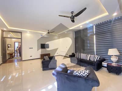 ایف ۔ 8 اسلام آباد میں 6 کمروں کا 2 کنال مکان 13.0 لاکھ میں کرایہ پر دستیاب ہے۔