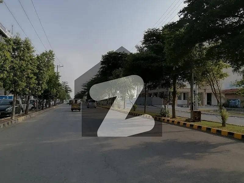 پیراگون سٹی لاہور میں 1 کنال رہائشی پلاٹ 3.2 کروڑ میں برائے فروخت۔