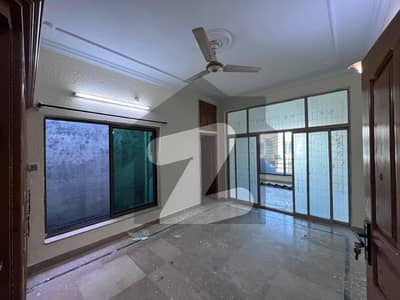 10 Marla Upper Portion For Rent In G-13/4