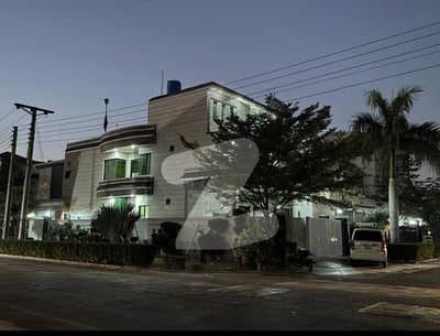 ویلینشیاء ہاؤسنگ سوسائٹی لاہور میں 5 کمروں کا 12 مرلہ مکان 4.9 کروڑ میں برائے فروخت۔ ویلینشیاء ہاؤسنگ سوسائٹی لاہور میں 5 کمروں کا 12 مرلہ مکان 4.9 کروڑ میں برائے فروخت۔