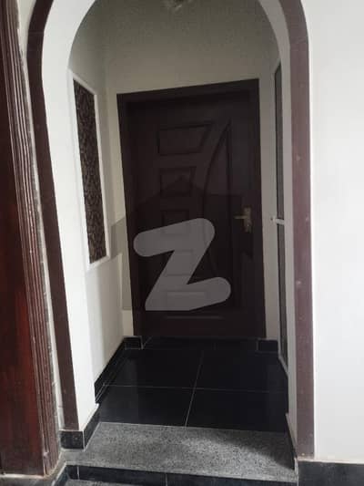 کیپٹل روڈ سیالکوٹ میں 4 کمروں کا 4 مرلہ مکان 1.8 کروڑ میں برائے فروخت۔ کیپٹل روڈ سیالکوٹ میں 4 کمروں کا 4 مرلہ مکان 1.8 کروڑ میں برائے فروخت۔