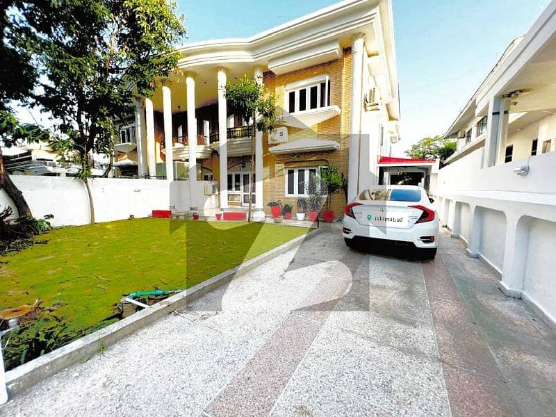 F-10 Furnished House F-10 Furnished House