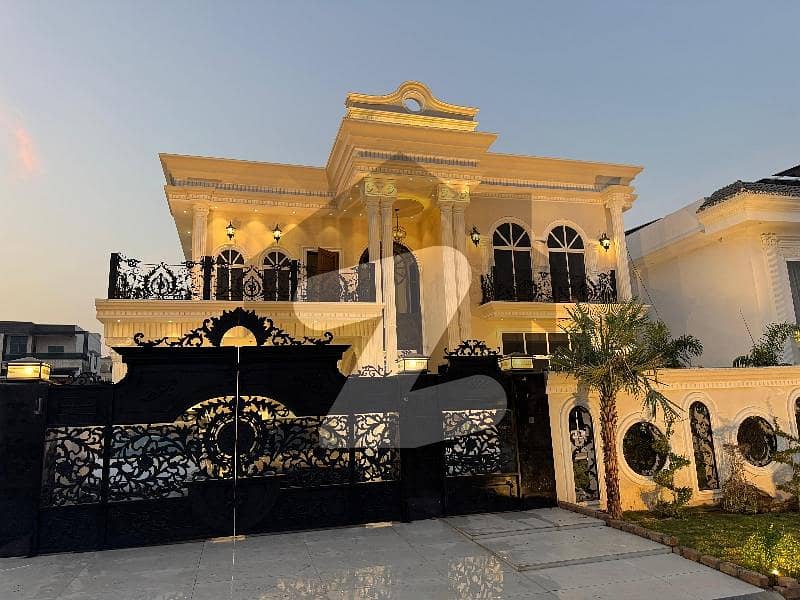 1 Kanal Luxury House For Sale. 1 Kanal Luxury House For Sale.