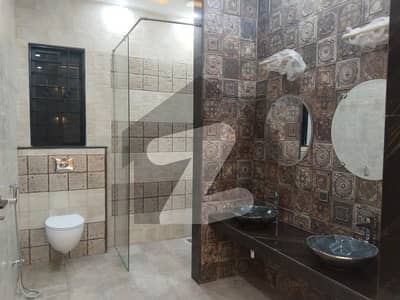 ڈی ایچ اے فیز 6 ڈیفنس (ڈی ایچ اے),لاہور میں 1 کنال مکان 7.5 لاکھ میں کرایہ پر دستیاب ہے۔