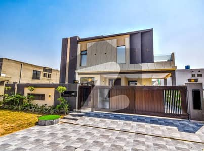 ڈی ایچ اے فیز 5 ڈیفنس (ڈی ایچ اے),لاہور میں 5 کمروں کا 1 کنال مکان 3.0 لاکھ میں کرایہ پر دستیاب ہے۔