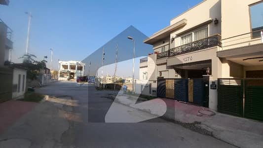 بحریہ ٹاؤن فیز 8 ۔ عثمان بلاک بحریہ ٹاؤن فیز 8 ۔ سفاری ویلی,بحریہ ٹاؤن فیز 8,بحریہ ٹاؤن راولپنڈی,راولپنڈی میں 3 کمروں کا 7 مرلہ بالائی پورشن 42.0 ہزار میں کرایہ پر دستیاب ہے۔